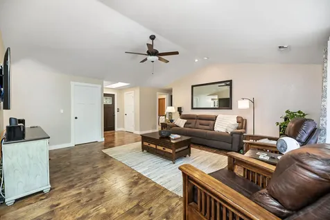203 Edgerton Lane Wolf Creek OR 97497