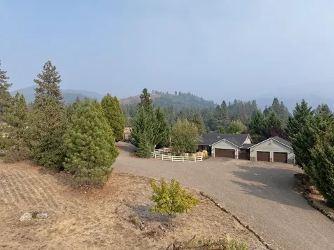 203 Edgerton Lane Wolf Creek OR 97497