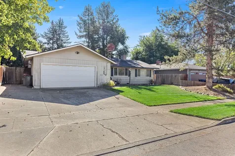 1744 Concord Way Medford OR 97504