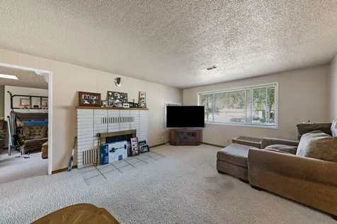 1744 Concord Way Medford OR 97504