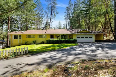 310 Surrey Drive Grants Pass OR 97526