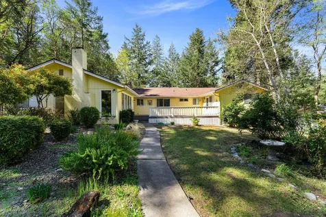 310 Surrey Drive Grants Pass OR 97526