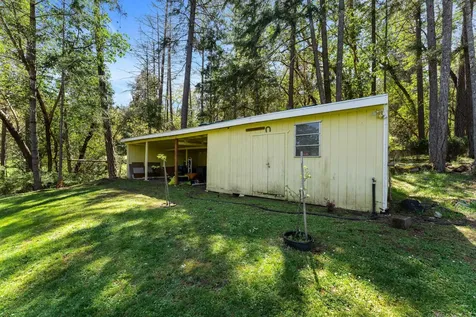 310 Surrey Drive Grants Pass OR 97526