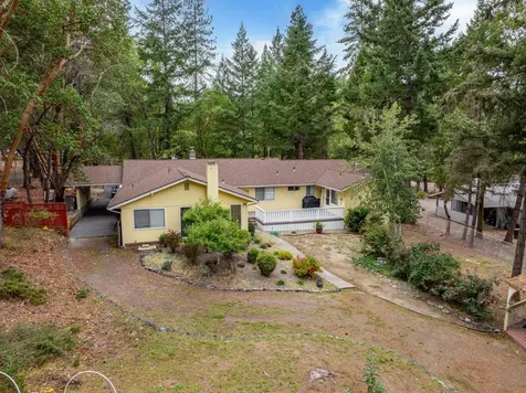 310 Surrey Drive Grants Pass OR 97526