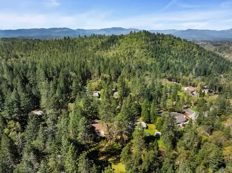 310 Surrey Drive Grants Pass OR 97526