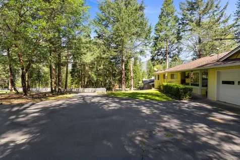 310 Surrey Drive Grants Pass OR 97526