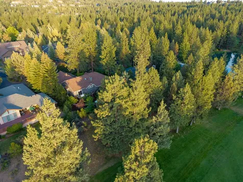 2755 NW Champion Circle Bend OR 97703