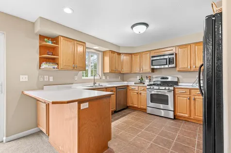 1557 Summer Place Talent OR 97540