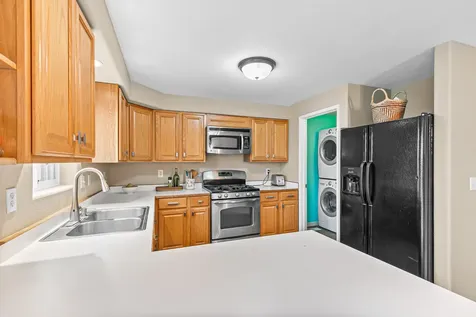 1557 Summer Place Talent OR 97540