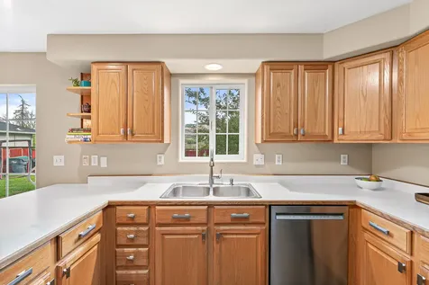 1557 Summer Place Talent OR 97540