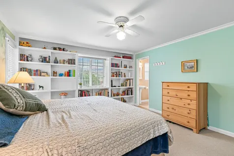 1557 Summer Place Talent OR 97540