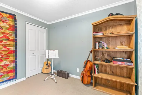 1557 Summer Place Talent OR 97540