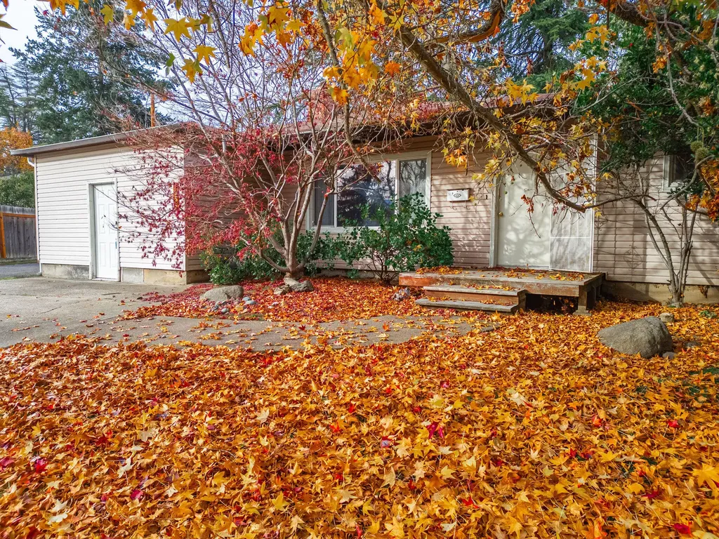 1533 Lenora Drive Medford OR 97504