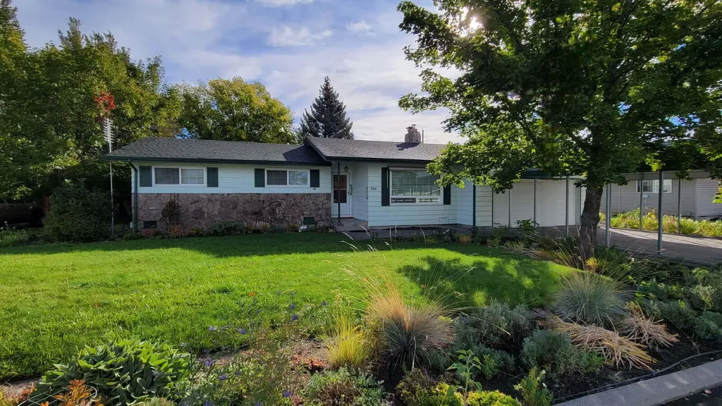 320 SW Beaver Street Prineville OR 97754