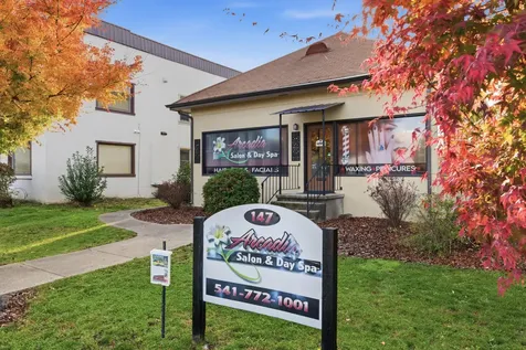 147 N Holly Street Medford OR 97501