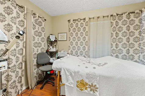 147 N Holly Street Medford OR 97501
