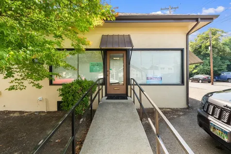 147 N Holly Street Medford OR 97501