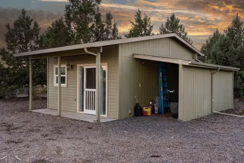 25252 Raven Lane Bend OR 97701