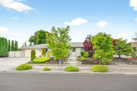 1266 La Loma Drive Medford OR 97504