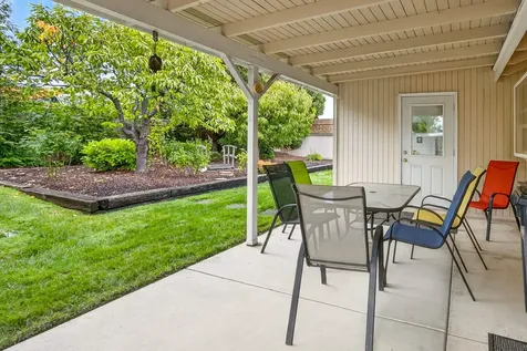1266 La Loma Drive Medford OR 97504