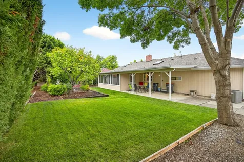1266 La Loma Drive Medford OR 97504
