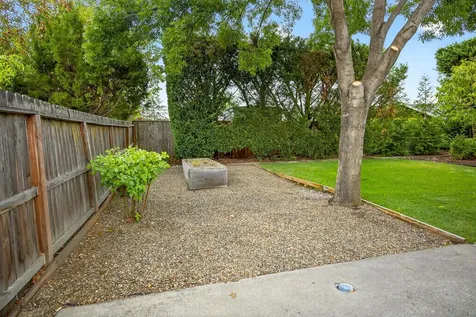 1266 La Loma Drive Medford OR 97504