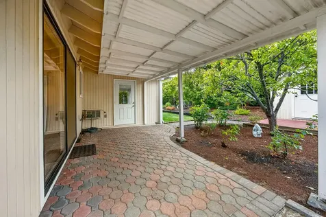 1266 La Loma Drive Medford OR 97504