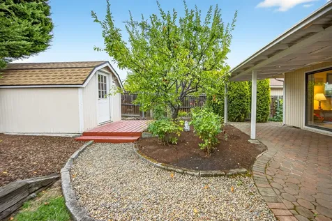 1266 La Loma Drive Medford OR 97504