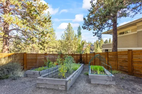 2218 NW Lolo Drive Bend OR 97703