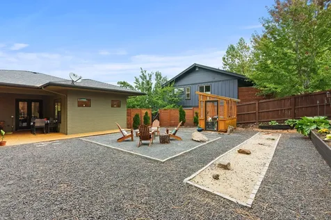 2742 NW Rainbow Ridge Drive Bend OR 97703