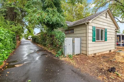 1104 Reddy Avenue Medford OR 97504