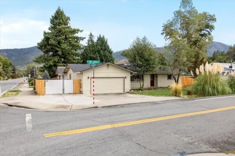 101 Sky Crest Drive Grants Pass OR 97527