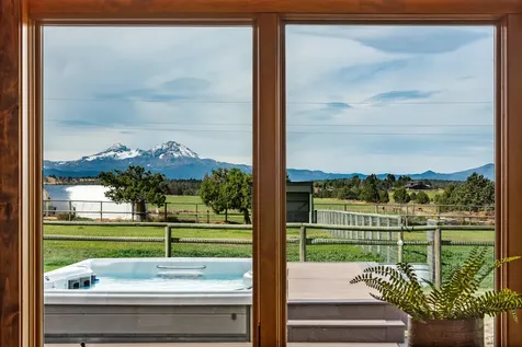 66240 White Rock Loop Bend OR 97703