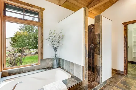 66240 White Rock Loop Bend OR 97703