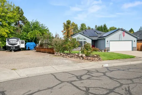 570 Bachand Circle Central Point OR 97502