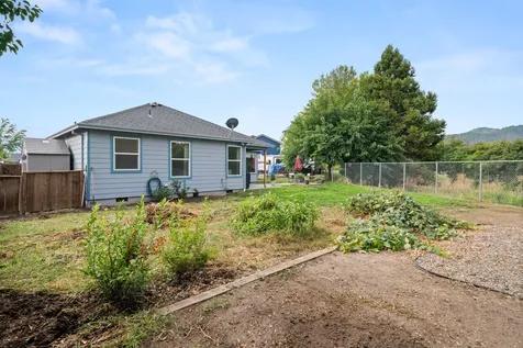 570 Bachand Circle Central Point OR 97502