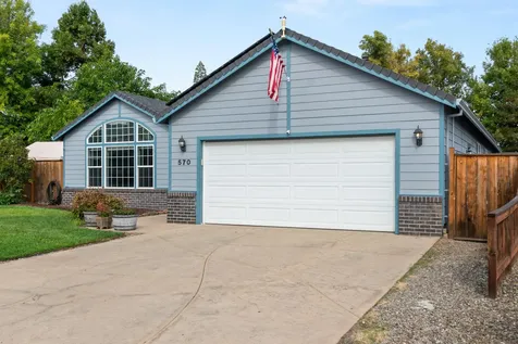 570 Bachand Circle Central Point OR 97502