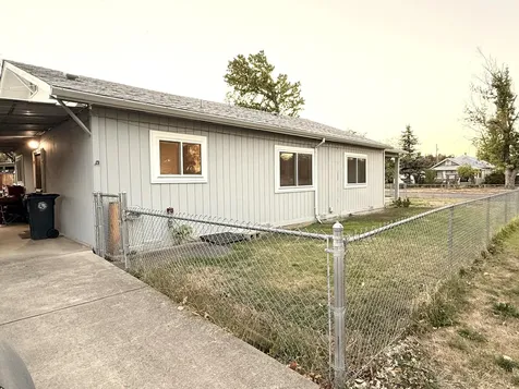 546 Laurel Street Central Point OR 97502