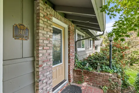 1417 Larkspur Avenue Medford OR 97504