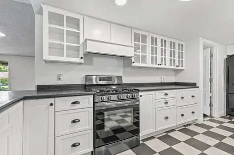 1417 Larkspur Avenue Medford OR 97504