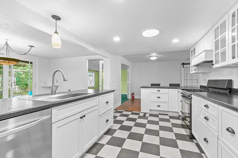 1417 Larkspur Avenue Medford OR 97504
