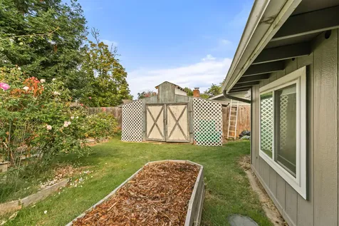 1417 Larkspur Avenue Medford OR 97504