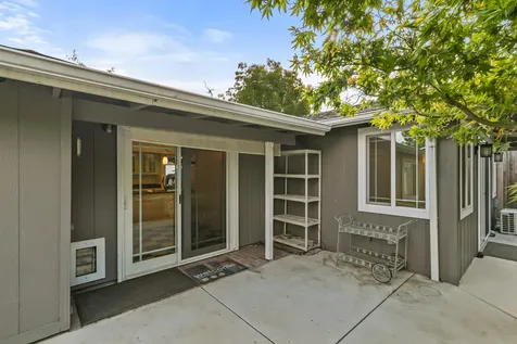 1417 Larkspur Avenue Medford OR 97504