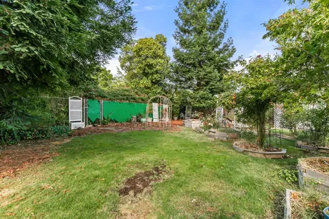 1417 Larkspur Avenue Medford OR 97504
