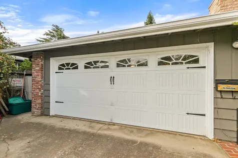 1417 Larkspur Avenue Medford OR 97504