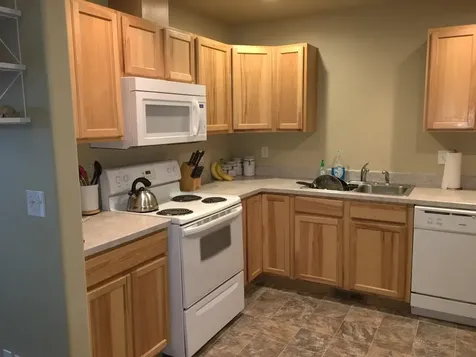 2723 SW Salmon Avenue Redmond OR 97756