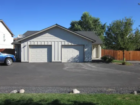 2723 SW Salmon Avenue Redmond OR 97756