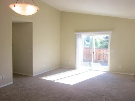 2723 SW Salmon Avenue Redmond OR 97756