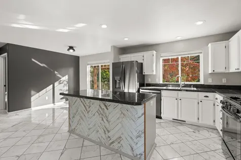 543 Hoover Park Drive Medford OR 97504