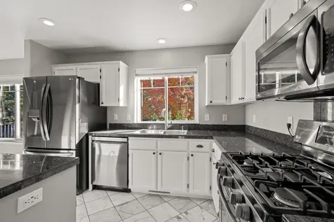 543 Hoover Park Drive Medford OR 97504